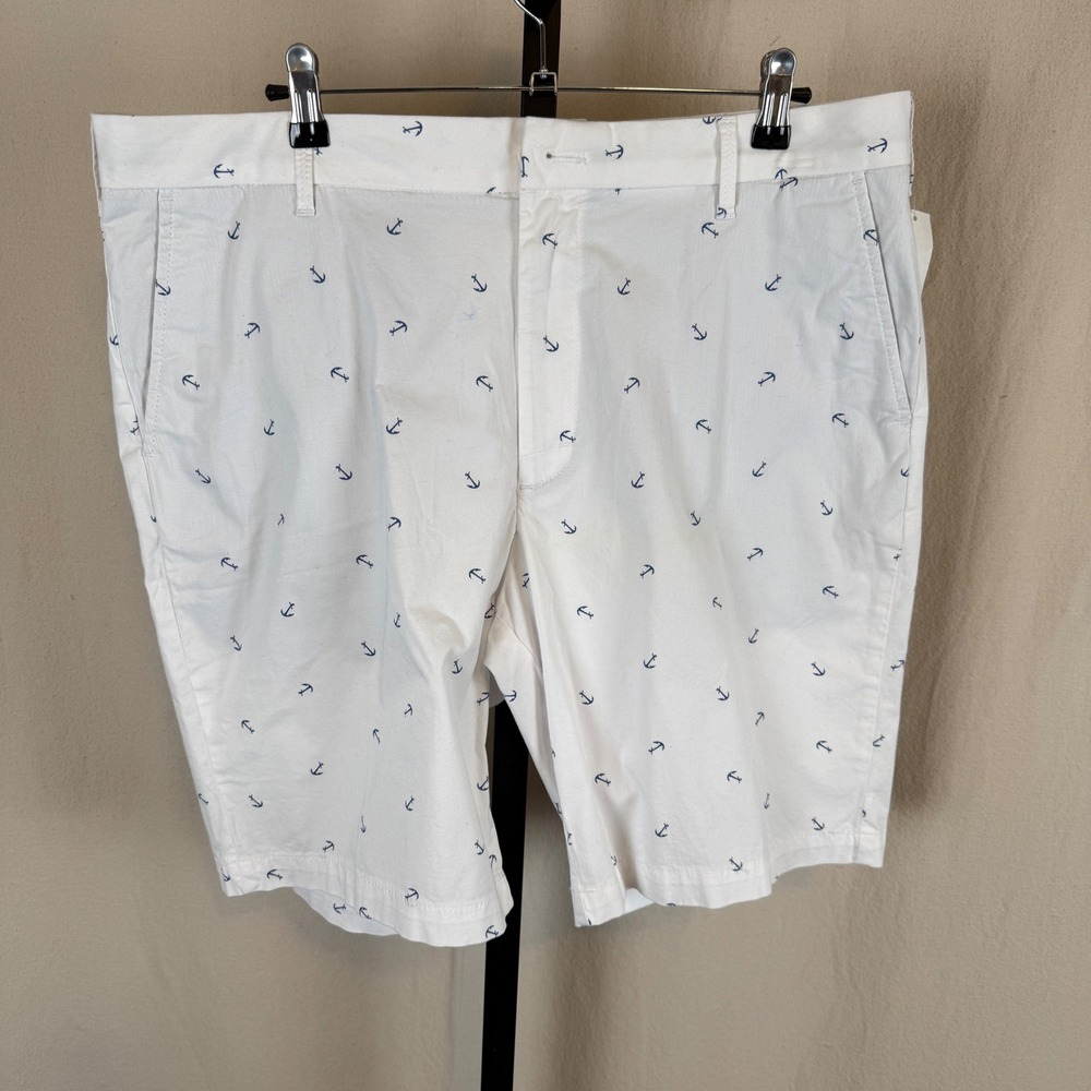 NEW IZOD Mens Advantage Performance Anchor‎ Print Shorts White 36 Sport flex
